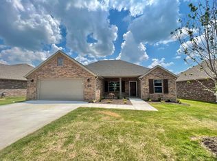 902 Arden St, Tontitown, AR 72762