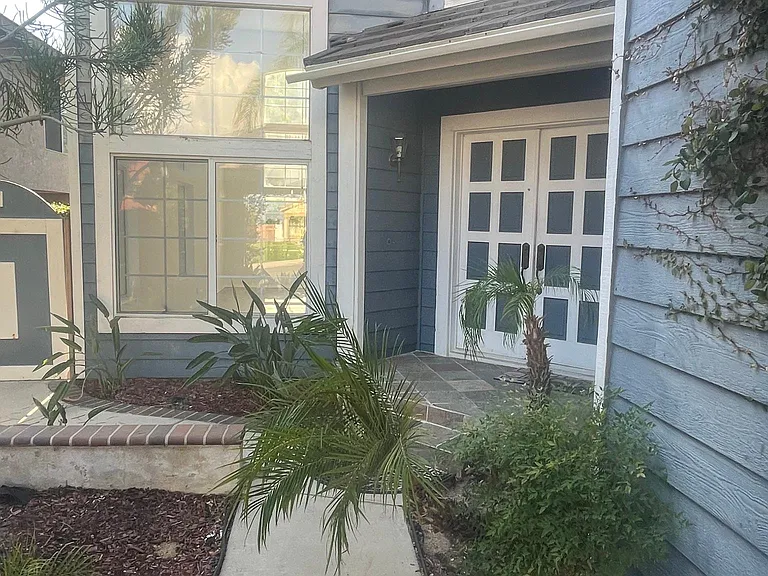 476 Somerset Cir — Photo 2
