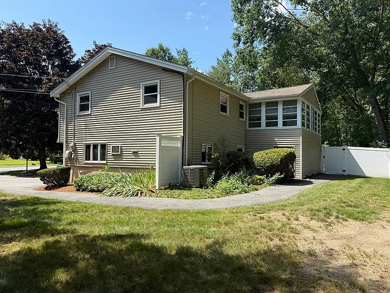 9 Brookdale Cir — Photo 26