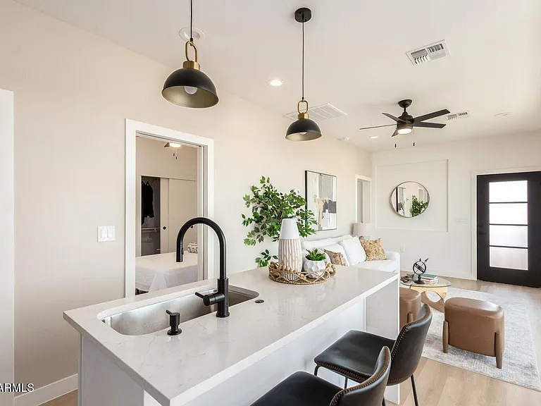 1508 W Sherman St #B — Photo 7