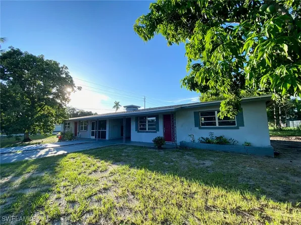 2405 Jeffcott St, Fort Myers, FL 33901