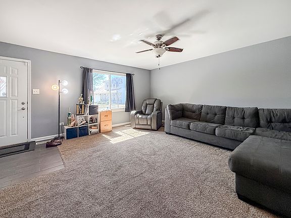 4th image of 812 Mulford Ln