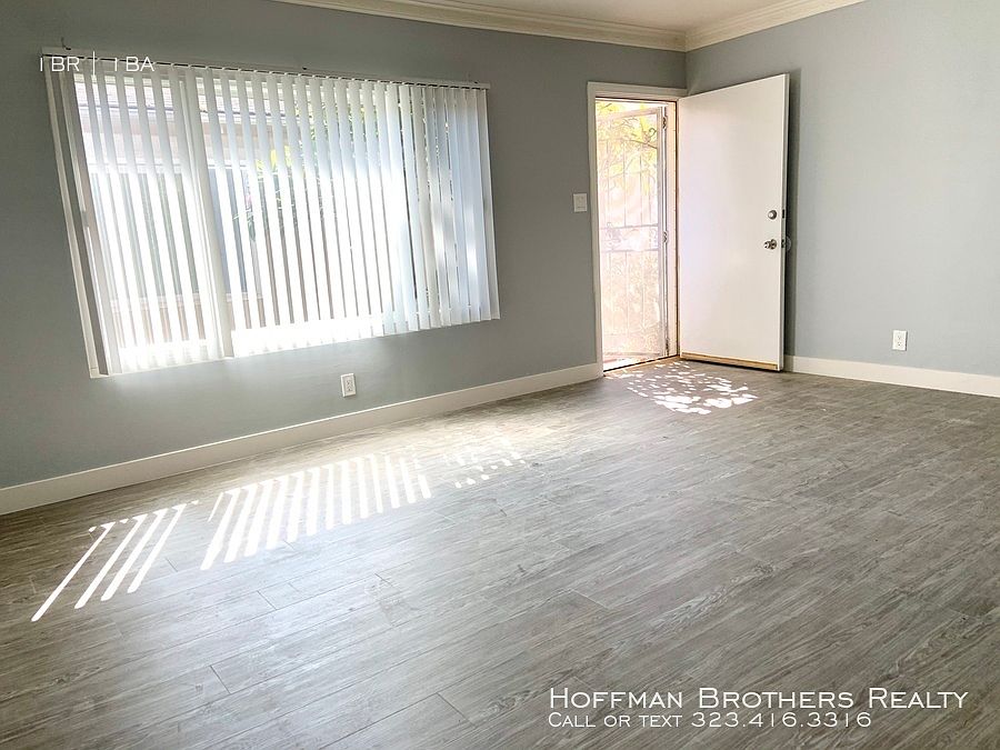 1st image of 8410 Crenshaw Dr