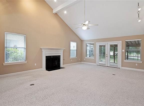4th image of 45 Tradewinds Ct E