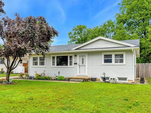 626 W 7th St, Haysville, KS 67060