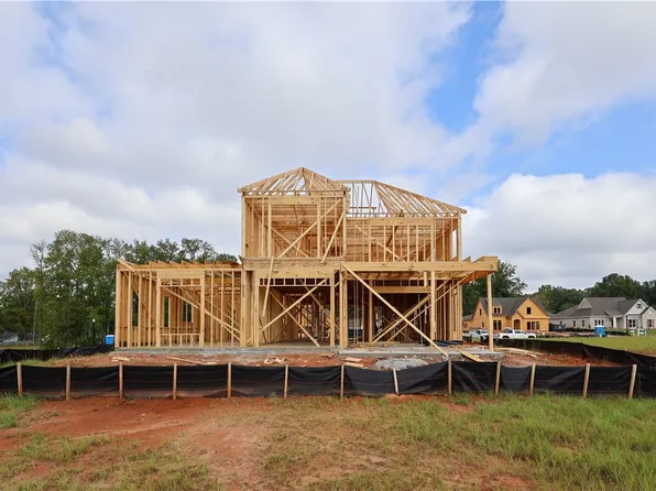 1970 Long Leaf Ln, Opelika, AL 36801