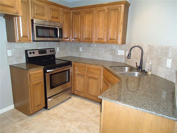 3rd image of 3201 SW Warberry Ave