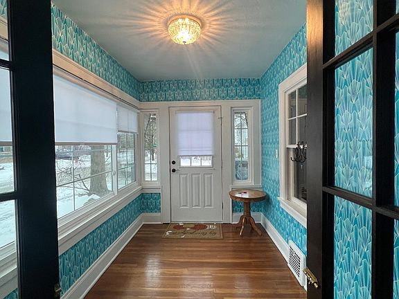 Front door into the sunroom