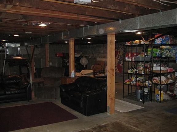 Over 1400 sq. ft basement
