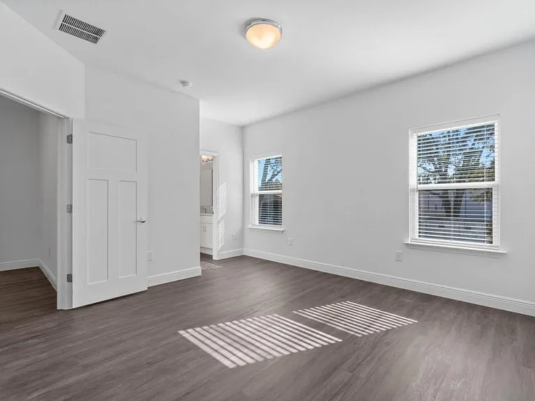 533 Hill Ln — Photo 19