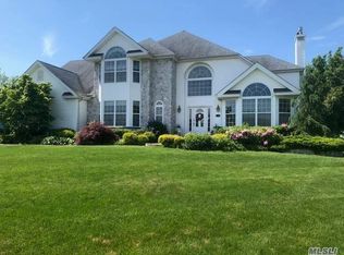 59 Sweetgum Ln, Miller Place, NY 11764