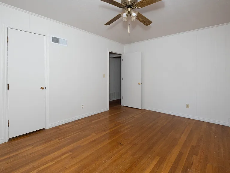 2050 Bowie St — Photo 21