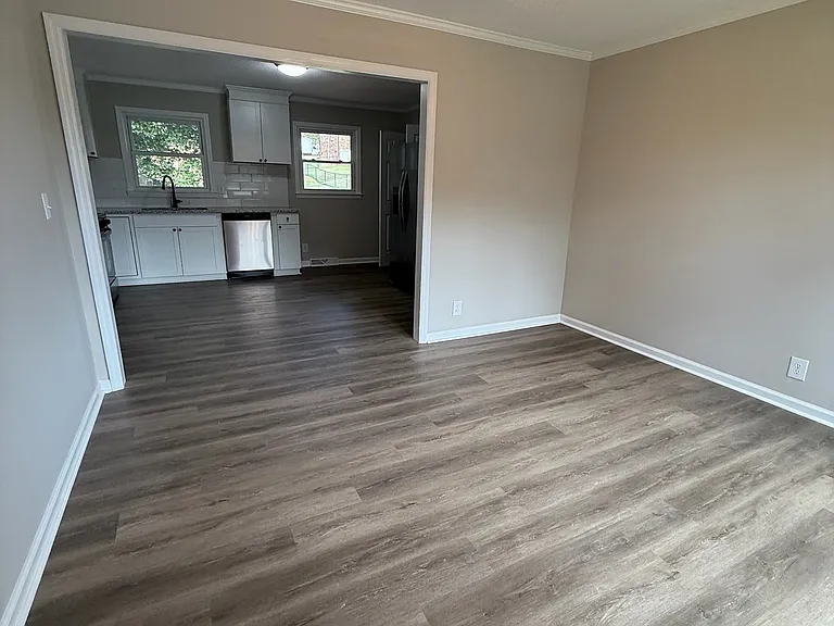 2629 Paula Dr — Photo 6