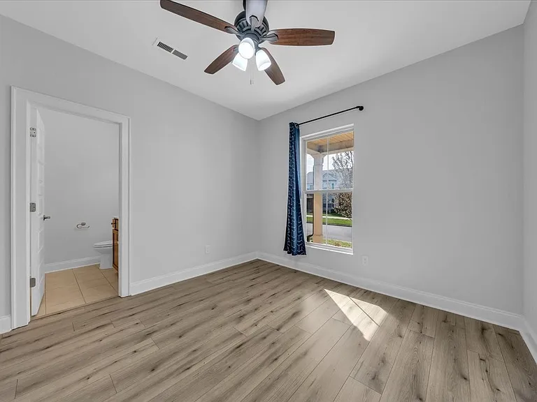 1121 Carlisle Pl — Photo 32