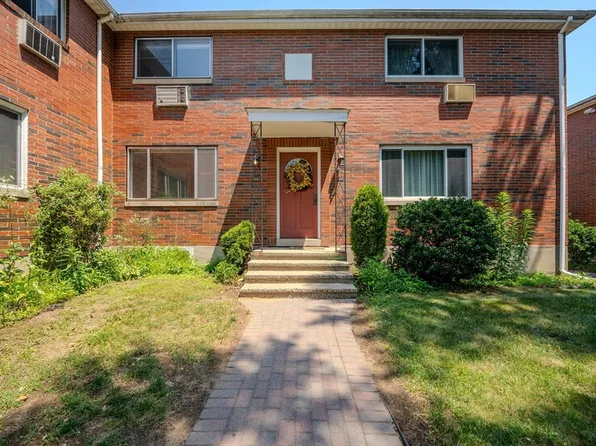 66 Bishop Dr #66, Framingham, MA 01702
