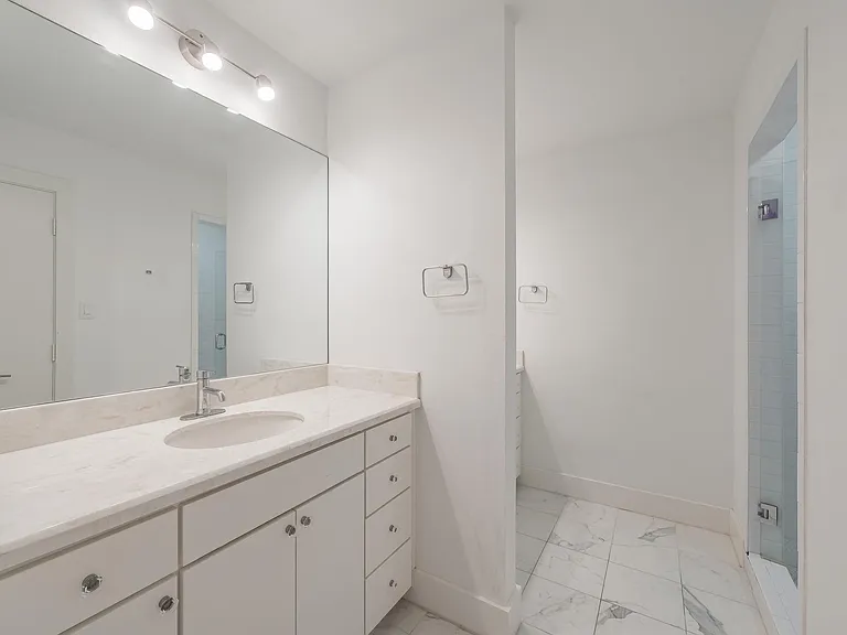 2400 Ridgecrest Dr — Photo 21