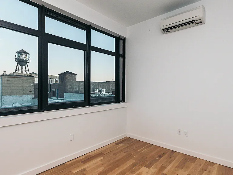 44 Kent St #316 — Photo 4