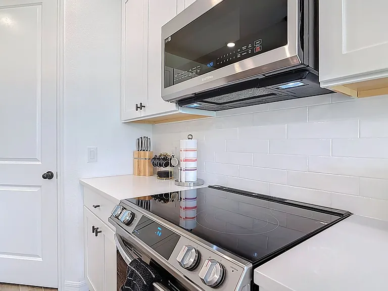 1348 Sterling Pointe Dr — Photo 23