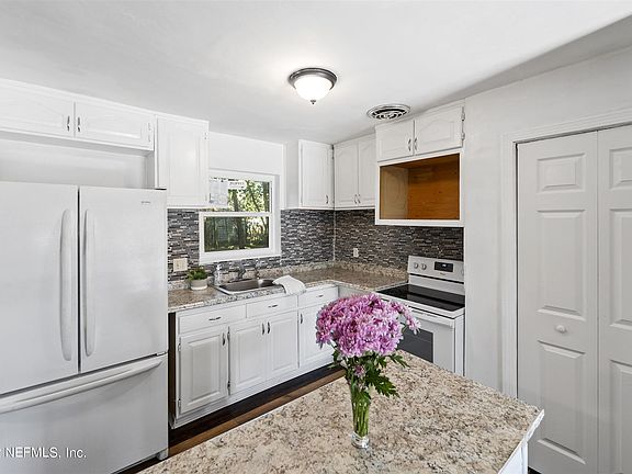 5th image of 6619 Romilly Dr