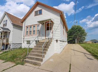 2068 S 5th Pl, Milwaukee, WI 53204