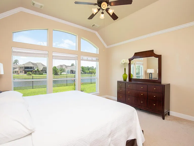 162 W Hullwood Ct — Photo 27