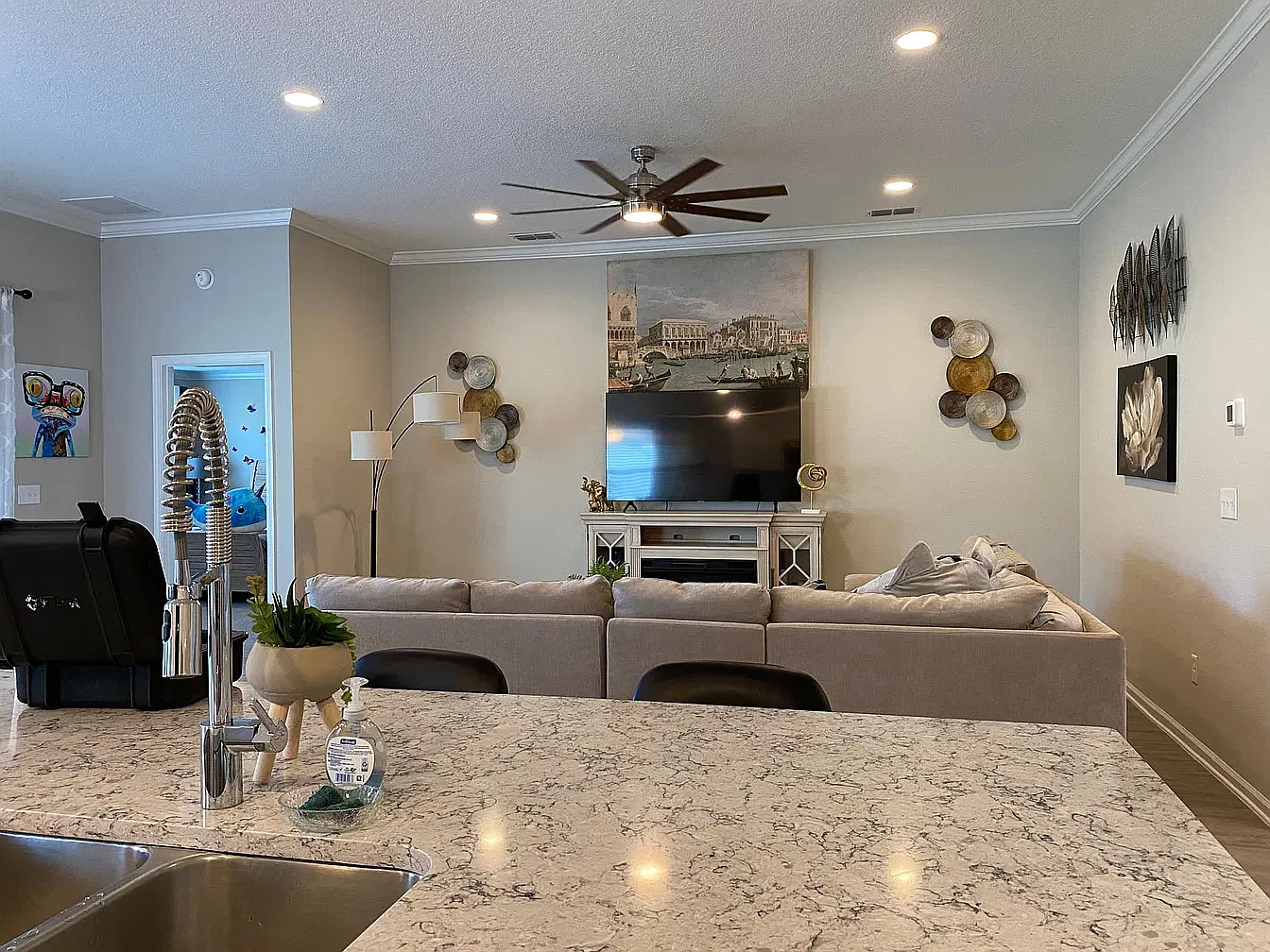 3 bed, 1604 sqft, $2,595 — Photo 4
