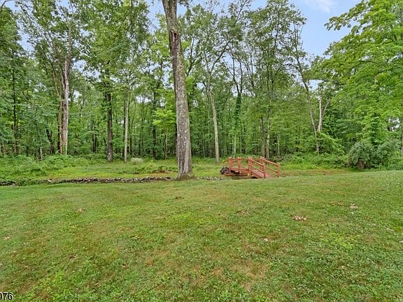 5th image of 182 Lake Rd