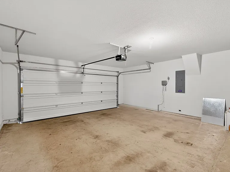 4009 Mockingbird Ln — Photo 38