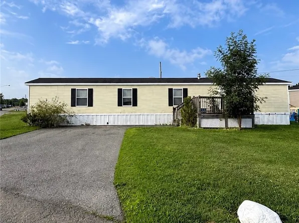 1467 East Dr, Alden, NY 14004