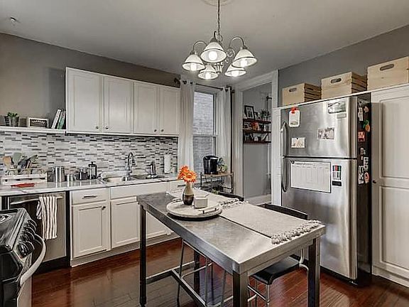 5th image of 521 E 2nd St