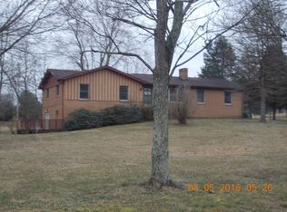 330 Tanglewood Dr, Science Hill, KY 42553