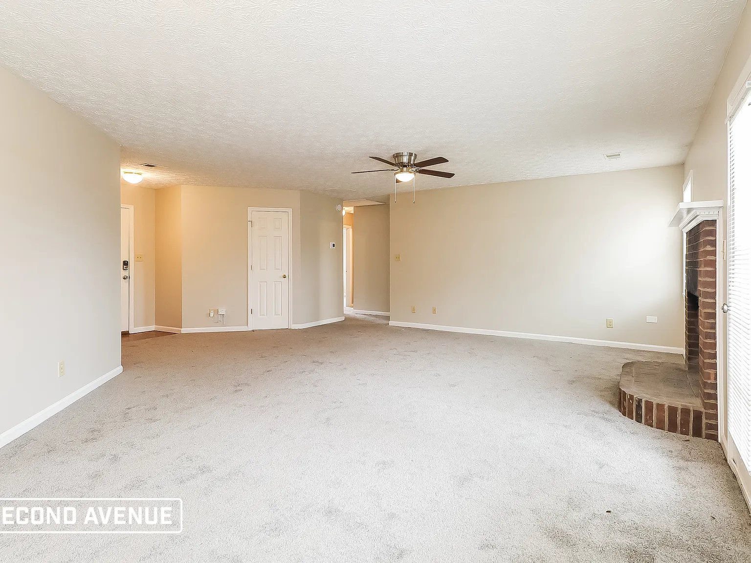 3 bed, 2.0 bath, 1401 sqft, $1,495 — Photo 4