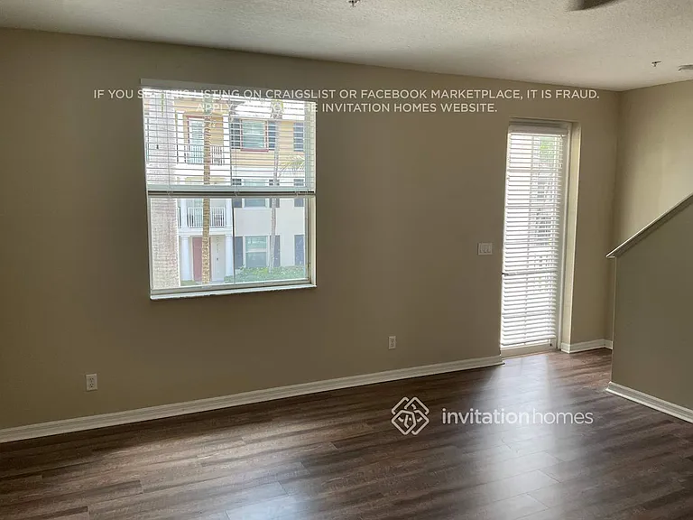 4304 Main St — Photo 2