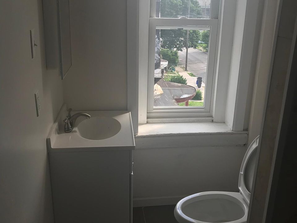 1st image of 5320 Wayne Ave #3