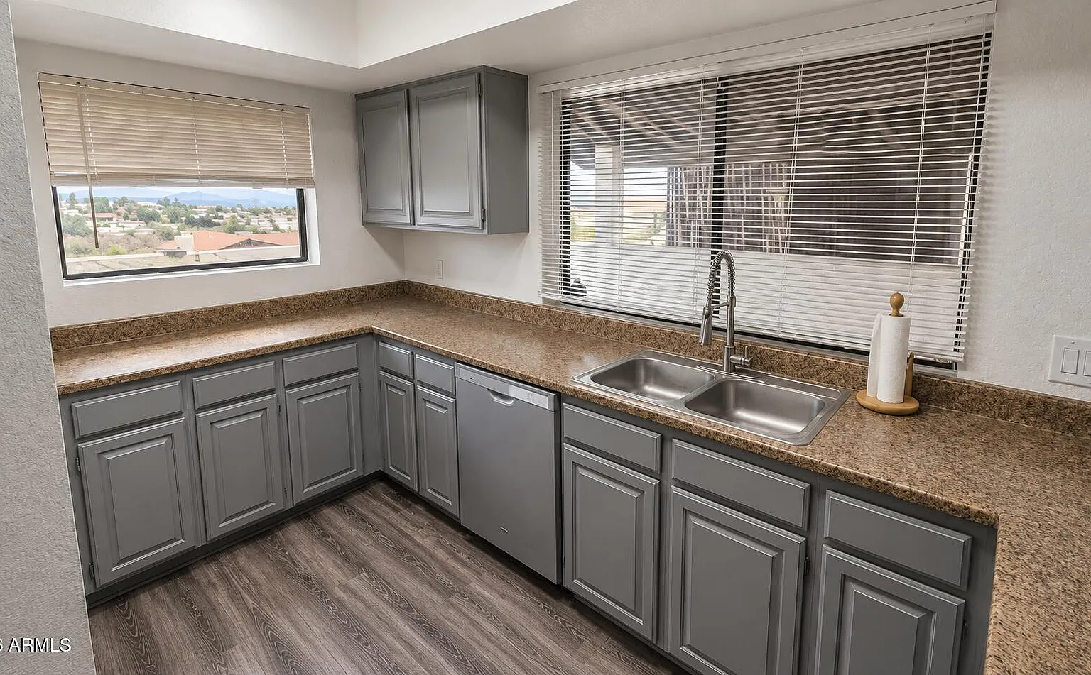 4 bed, 2100 sqft, $2,900 — Photo 4