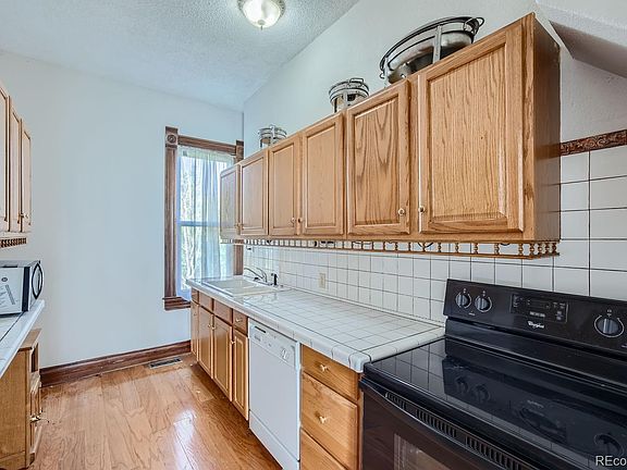 5th image of 200 W Eaton Avenue