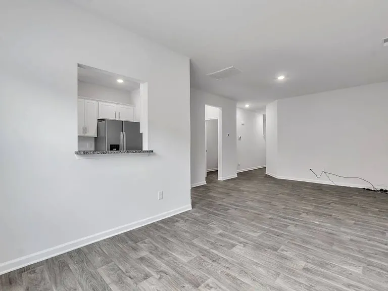 1312 Wunder Way — Photo 5