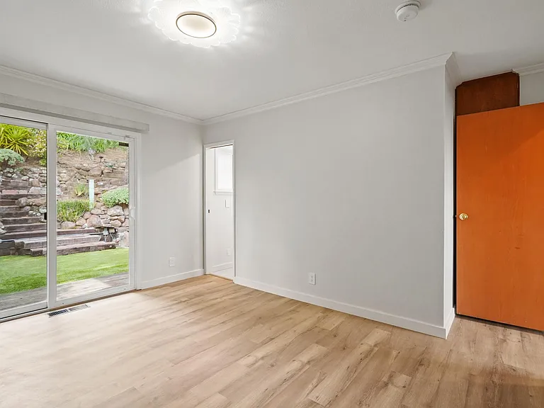 2611 Ponce Ave — Photo 20