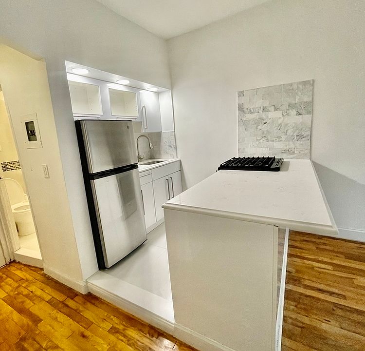 1st image of 1594 3rd Ave #3G