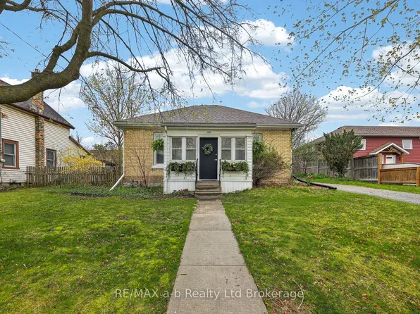 681 George St, Woodstock, ON N4S 4K2