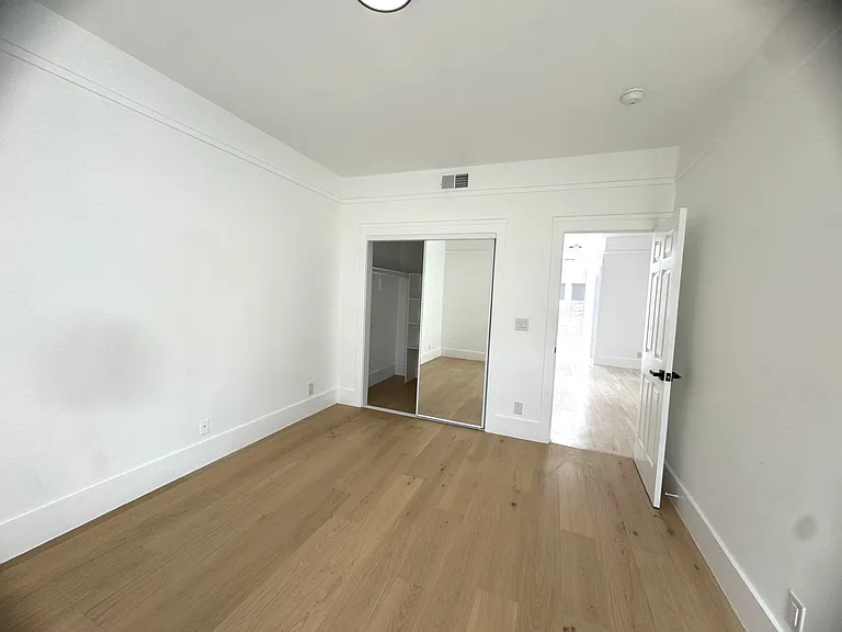 1025 Hampshire St #B — Photo 7