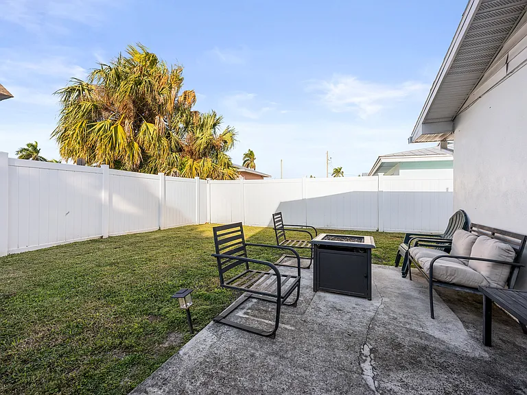 1172 Binney Dr #B — Photo 28