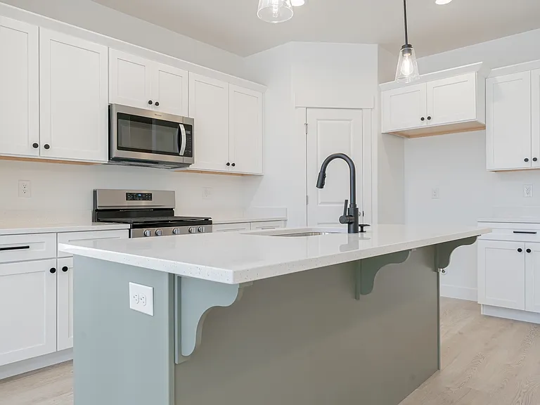 732 N Banner Dr — Photo 3