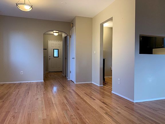 5th image of 9427 25th Ave NE