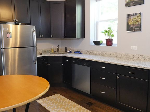 3rd image of 2257 W Hirsch St #1E