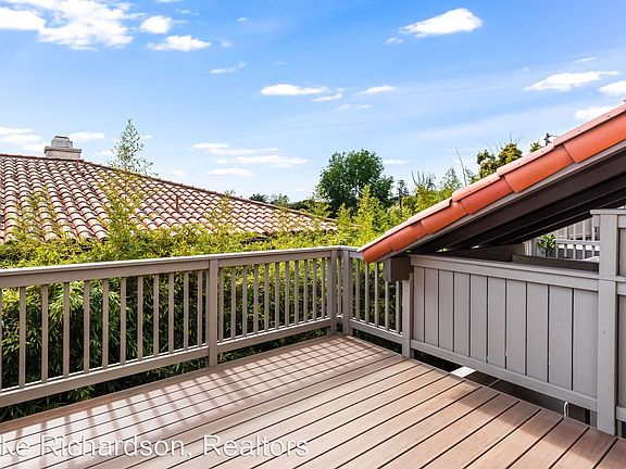 3rd image of 515 E Arrellaga St #6