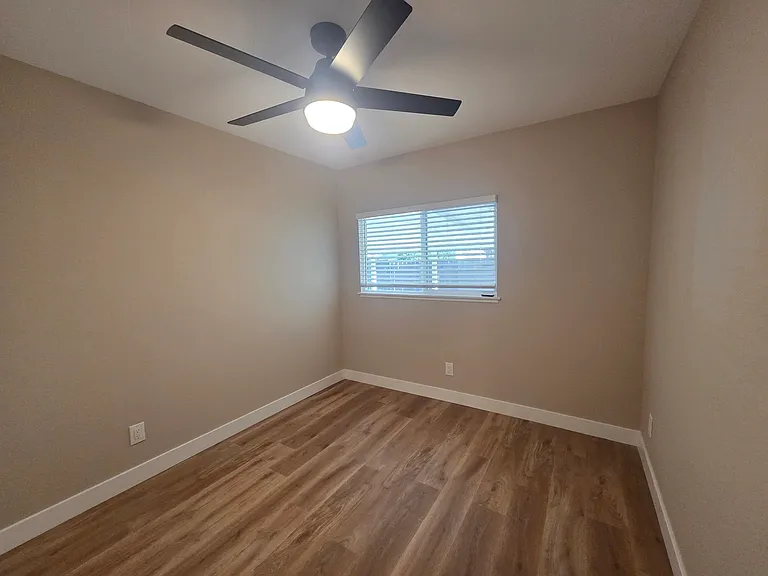 1337 Cottonwood Dr — Photo 3