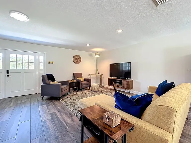 4400 Thermal Ln — Photo 9
