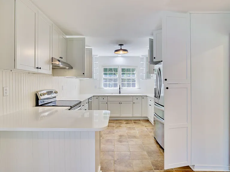 114 Richards Rd — Photo 15