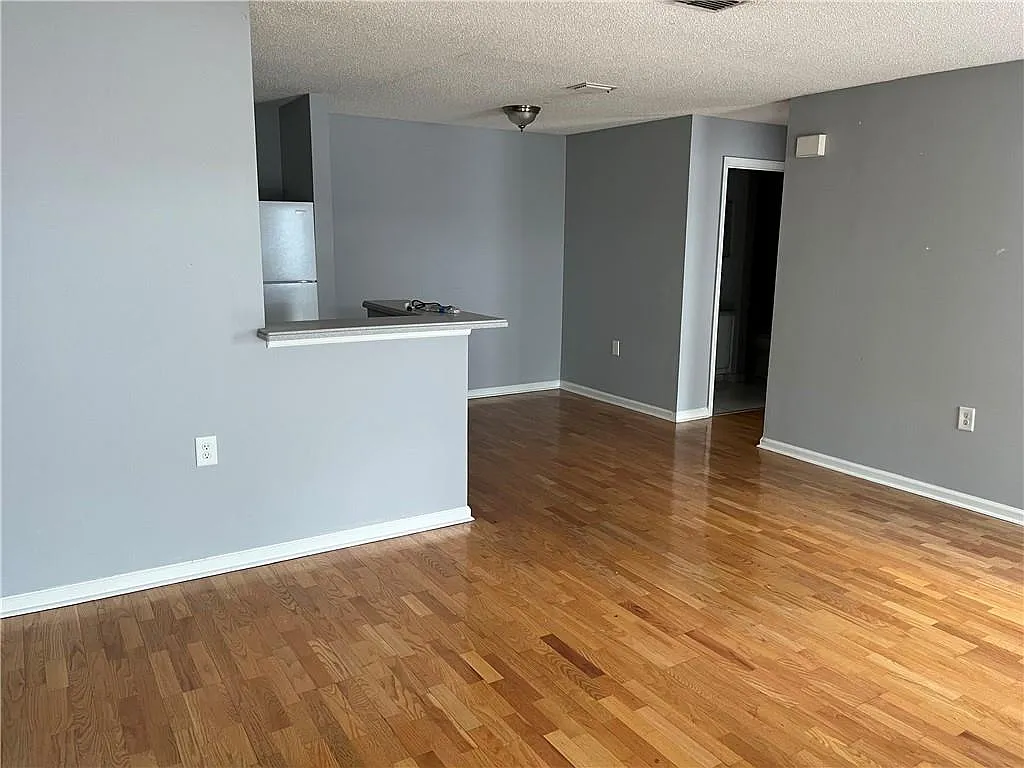 2 bed, 2.0 bath, 1032 sqft, $1,750 — Photo 4
